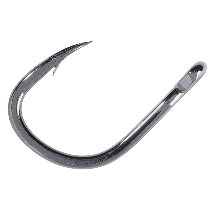Fish hooks and leaders can be bought cheaply at the fishing spot.